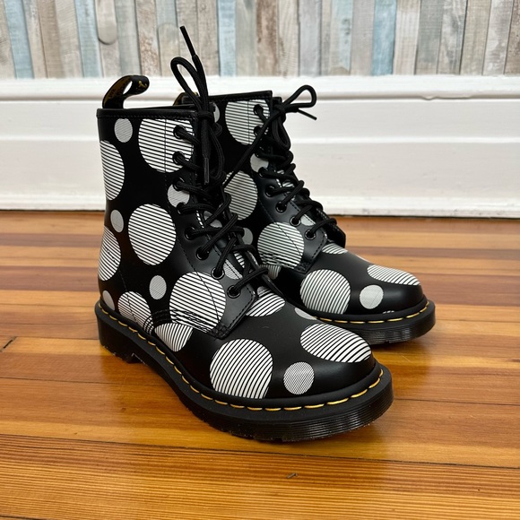 New Dr Martens 7 Black Polka Dot Print 1460 Boot Lace Up Combat Lug Sole Doc - Picture 6 of 12